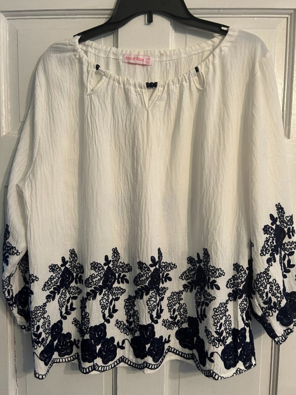 ANA & ROSE Women's Peasant-style Top - Picture 1 of 3